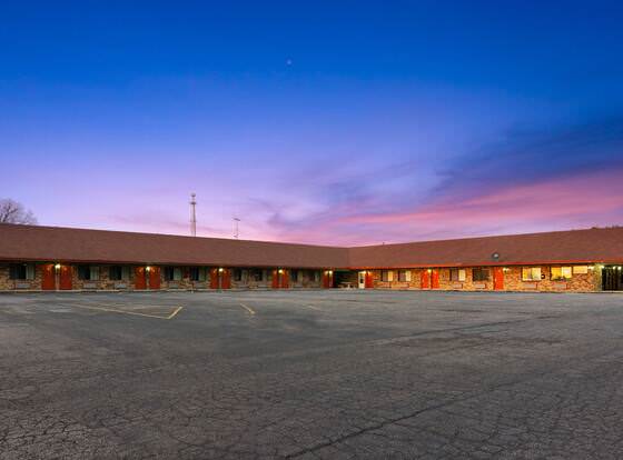 Executive Inn Portland allows check-in for 18 year-old guests