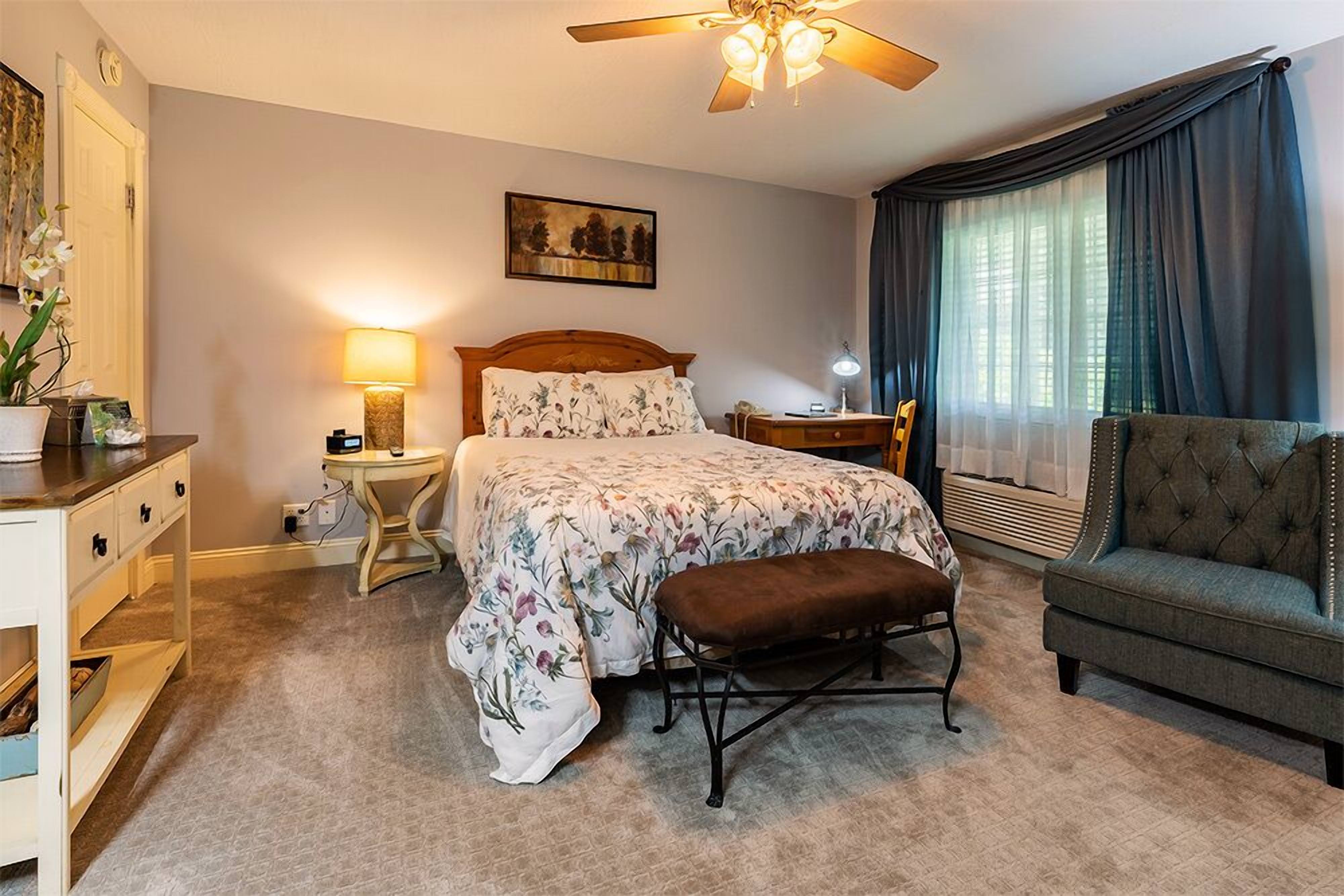 The Mount Vernon Inn allows check-in for 18 year-old guests