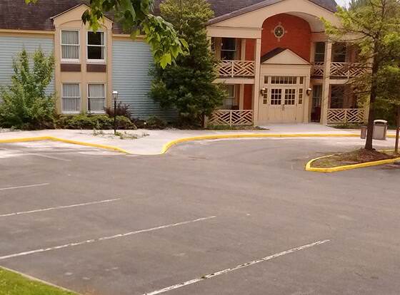 New River Inn and Suites allows check-in for 18 year-old guests