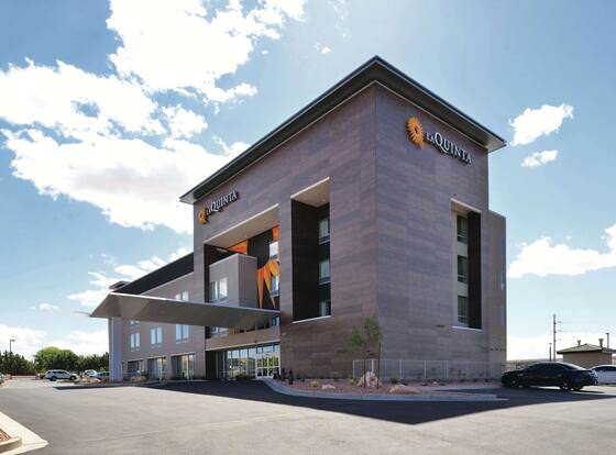 La Quinta Inn & Suites by Wyndham Page at Lake Powell allows check-in for 18 year-old guests