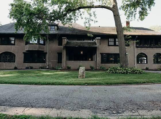 Four Mounds Inn allows check-in for 18 year-old guests