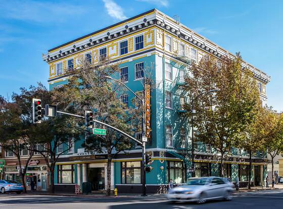 Hotel Clariana allows check-in for 18 year-old guests