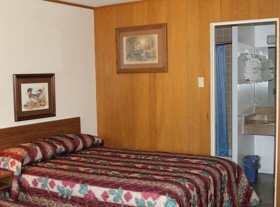 City Center Motel allows check-in for 18 year-old guests