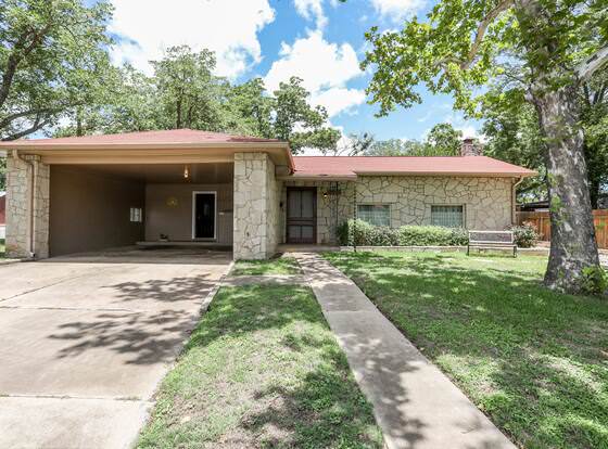 Sam Houston's Retreat allows check-in for 18 year-old guests