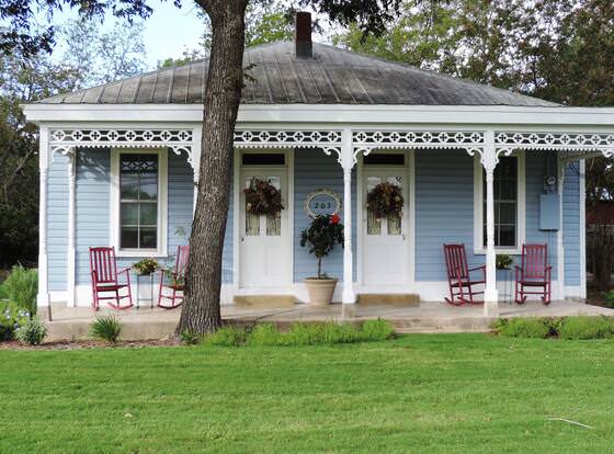 Barbi & Keith's Kottage allows check-in for 18 year-old guests