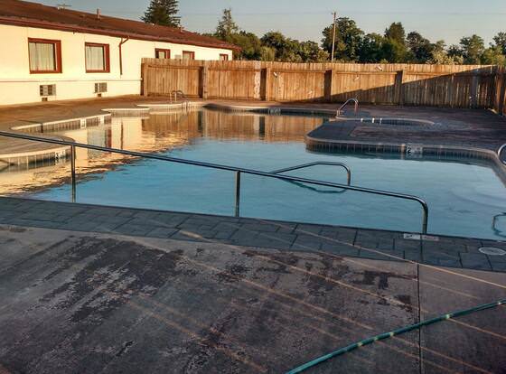 Marlinton Motor Inn allows check-in for 18 year-old guests