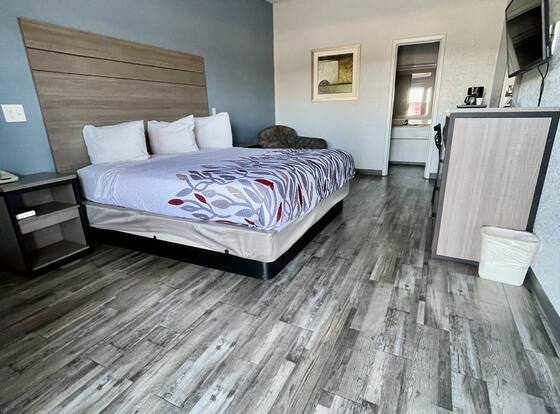 Delux Inn allows check-in for 18 year-old guests