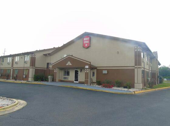 Americas Express Inn allows check-in for 18 year-old guests