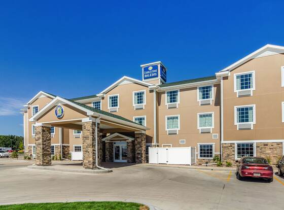 Cobblestone Hotel & Suites - Gering/Scottsbluff allows check-in for 18 year-old guests