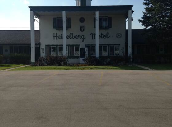 Heidelberg Motel allows check-in for 18 year-old guests