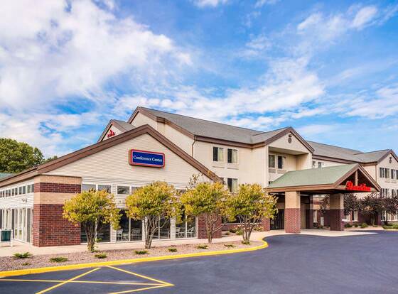 AmericInn by Wyndham New Lisbon allows check-in for 18 year-old guests