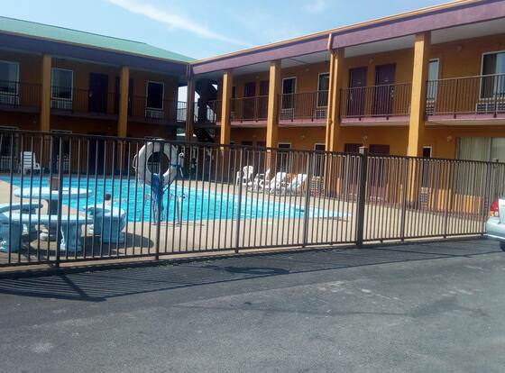 Travelers Inn allows check-in for 18 year-old guests