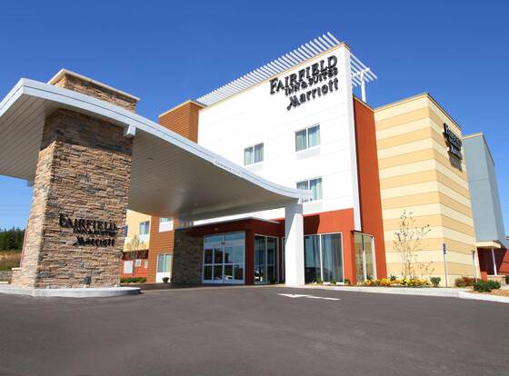 Fairfield Inn & Suites by Marriott London allows check-in for 18 year-old guests
