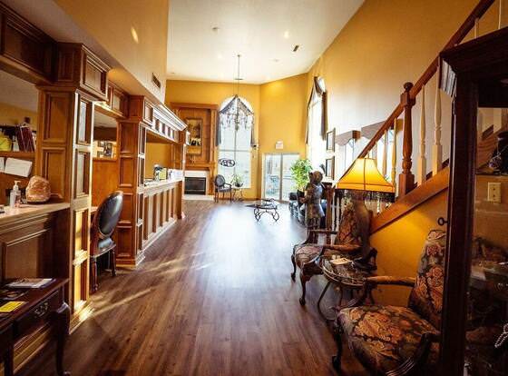 Branson King Resort and Suites allows check-in for 18 year-old guests