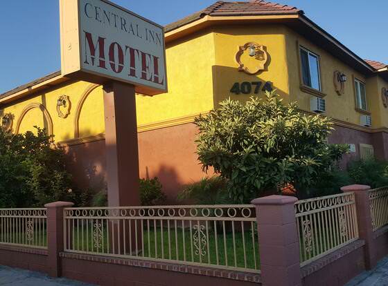 Central Inn Motel on 41 Street allows check-in for 18 year-old guests