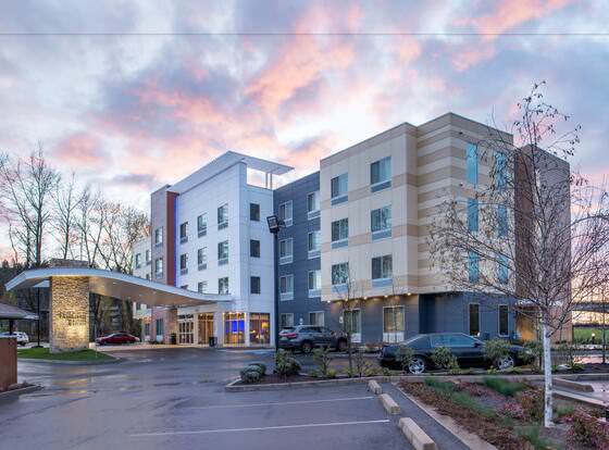 Fairfield Inn & Suites by Marriott Eugene East/Springfield allows check-in for 18 year-old guests