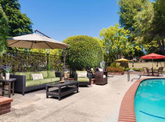 Country Inn Motel allows check-in for 18 year-old guests