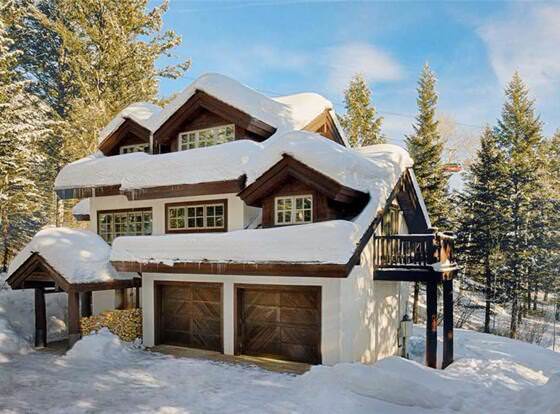 Phoenix House by JHRL allows check-in for 18 year-old guests