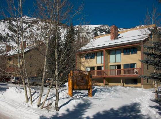 Wind River Teton Village by JHRL allows check-in for 18 year-old guests