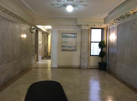 Upper West Side Manhattan Apartment allows check-in for 18 year-old guests