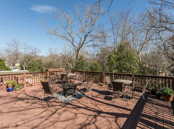 Town Creek Warren - Suite B allows check-in for 18 year-old guests