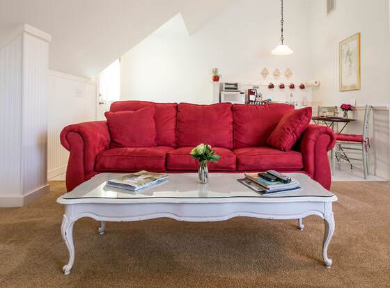 Town Creek Warren- Suite A allows check-in for 18 year-old guests