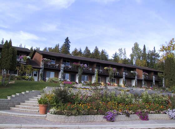 Winfield Inn and Gardens allows check-in for 18 year-old guests