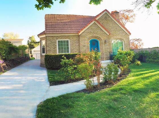Classic Tudor in the Upper East Side allows check-in for 18 year-old guests