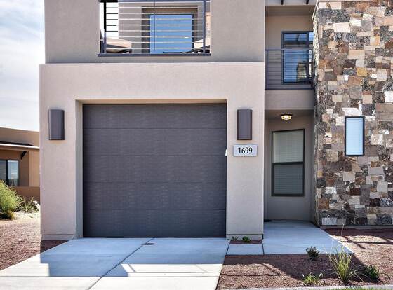 Red Cliff Sunset allows check-in for 18 year-old guests