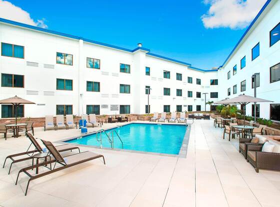Courtyard by Marriott Redwood City allows check-in for 18 year-old guests