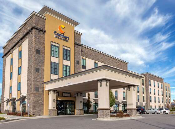 Comfort Inn & Suites Salt Lake City Airport allows check-in for 18 year-old guests