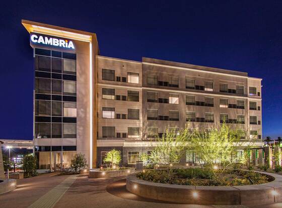Cambria Hotel Phoenix Chandler - Fashion Center allows check-in for 18 year-old guests