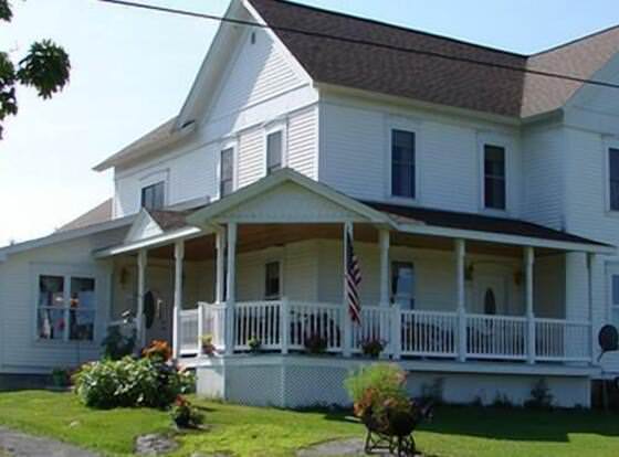 Butternut Ridge Bed & Breakfast allows check-in for 18 year-old guests