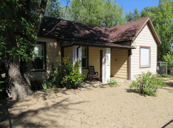 House in the Pines Hostel allows check-in for 18 year-old guests