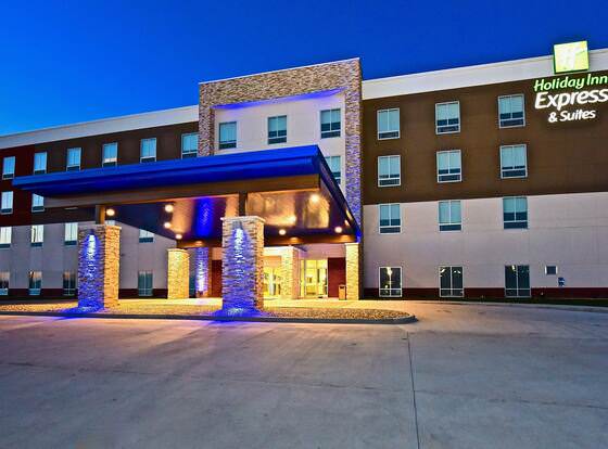 Holiday Inn Express & Suites Perryville, an IHG Hotel allows check-in for 18 year-old guests