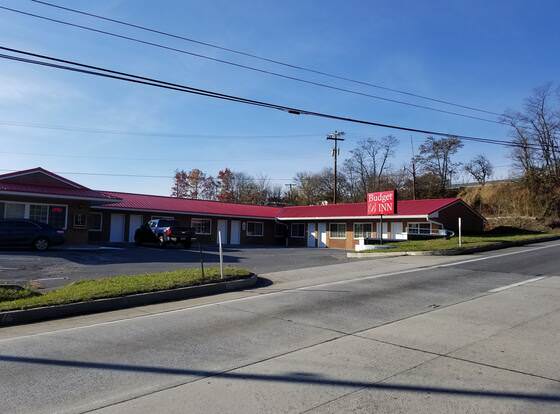Budget Inn Breezewood allows check-in for 18 year-old guests