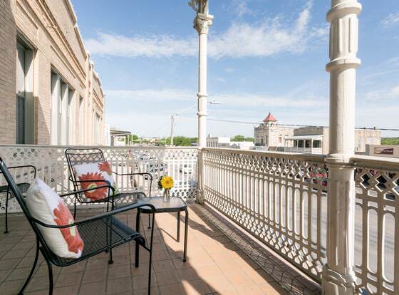 Fredericksburg Bakery Suite 1 allows check-in for 18 year-old guests