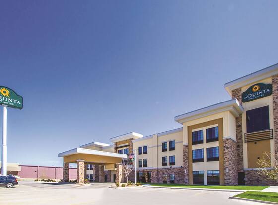 La Quinta Inn & Suites by Wyndham Pampa allows check-in for 18 year-old guests