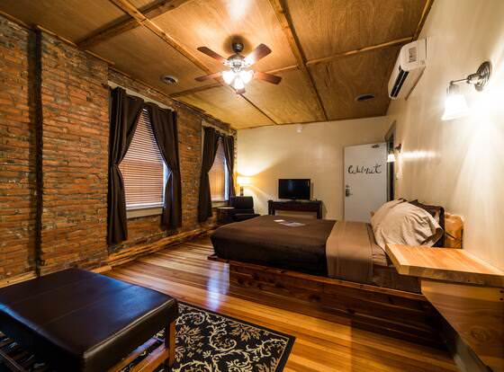 The Walnut Street Inn allows check-in for 18 year-old guests