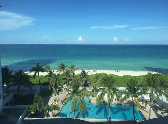 Ocean Front Casablanca Studios with FULL KITCHENS & Beach access By BL Rentals allows check-in for 18 year-old guests