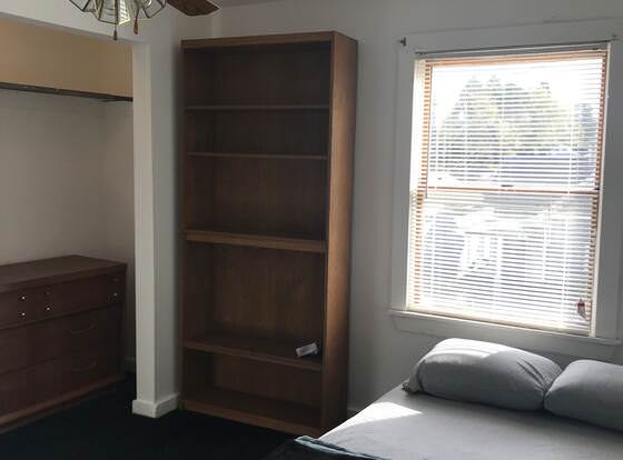Guesthouse Rooms on Rogge Street allows check-in for 18 year-old guests