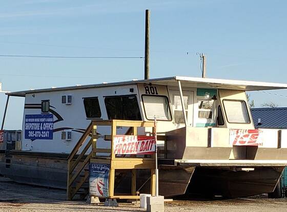 Old Wooden Bridge Marina allows check-in for 18 year-old guests