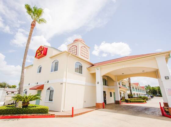 Palace Inn I-10 West & Beltway 8 allows check-in for 18 year-old guests
