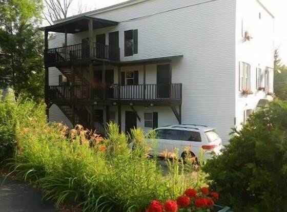 Blue Frost Apartments allows check-in for 18 year-old guests