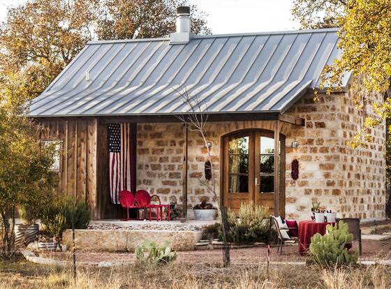 Double Deer Ranch - Coyote allows check-in for 18 year-old guests