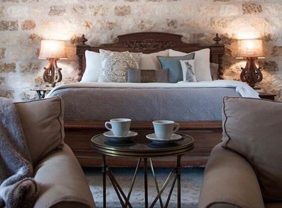 Double Deer Ranch - Twig allows check-in for 18 year-old guests