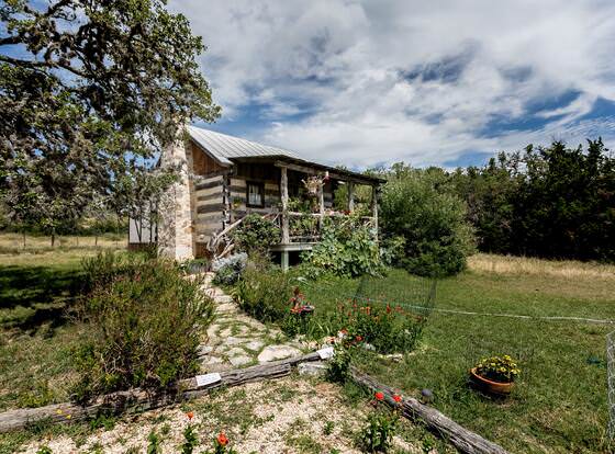Wine Cup Cabin allows check-in for 18 year-old guests