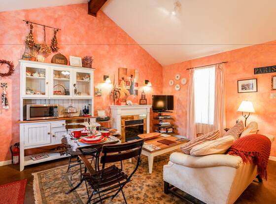 Le Chalet allows check-in for 18 year-old guests