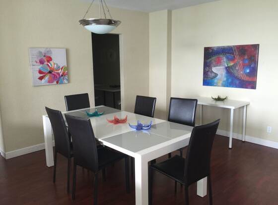 Hollywood Beach Side Apartments allows check-in for 18 year-old guests