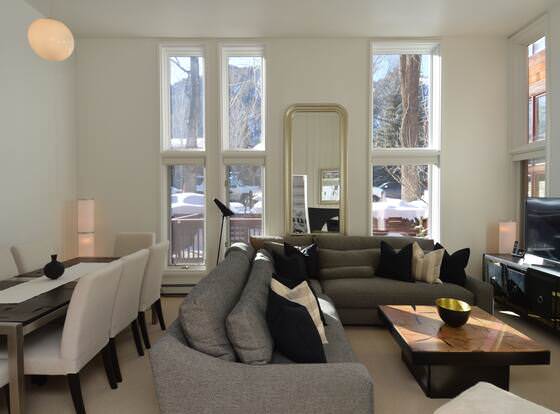 Old Hundred by Frias Properties allows check-in for 18 year-old guests